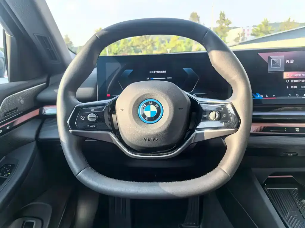 BMW i5 — фото 10