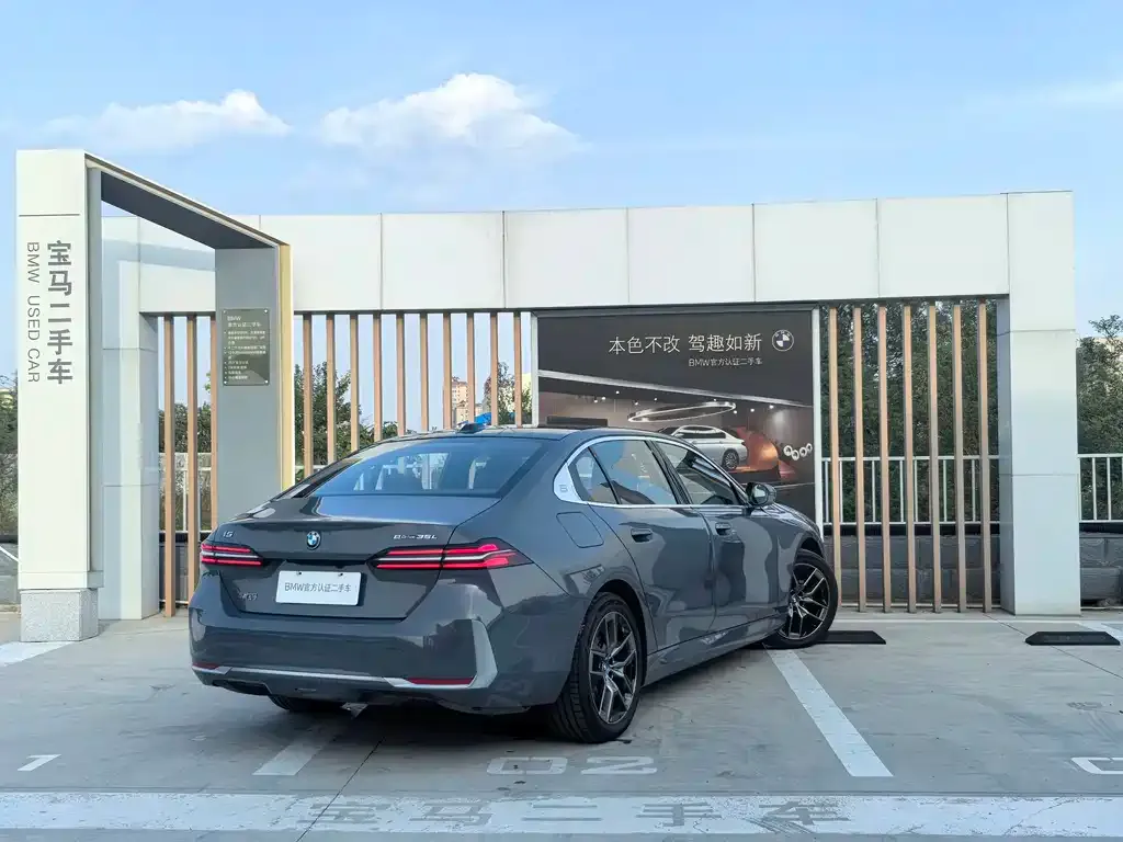 BMW i5 — фото 4