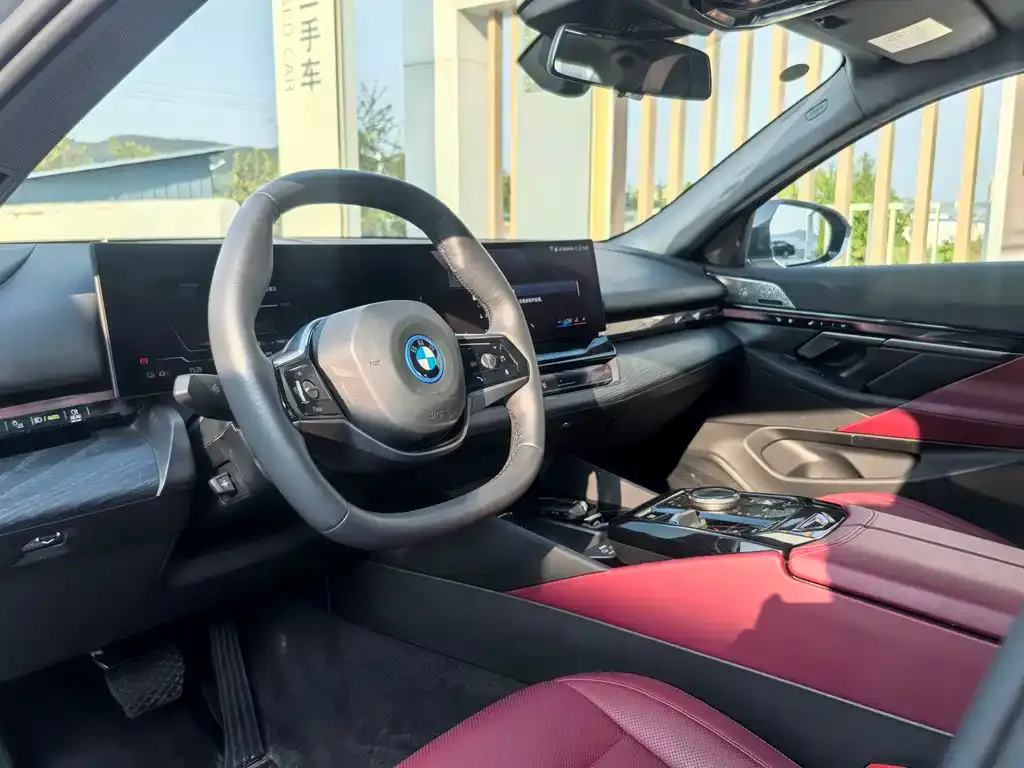 BMW i5 — фото 7