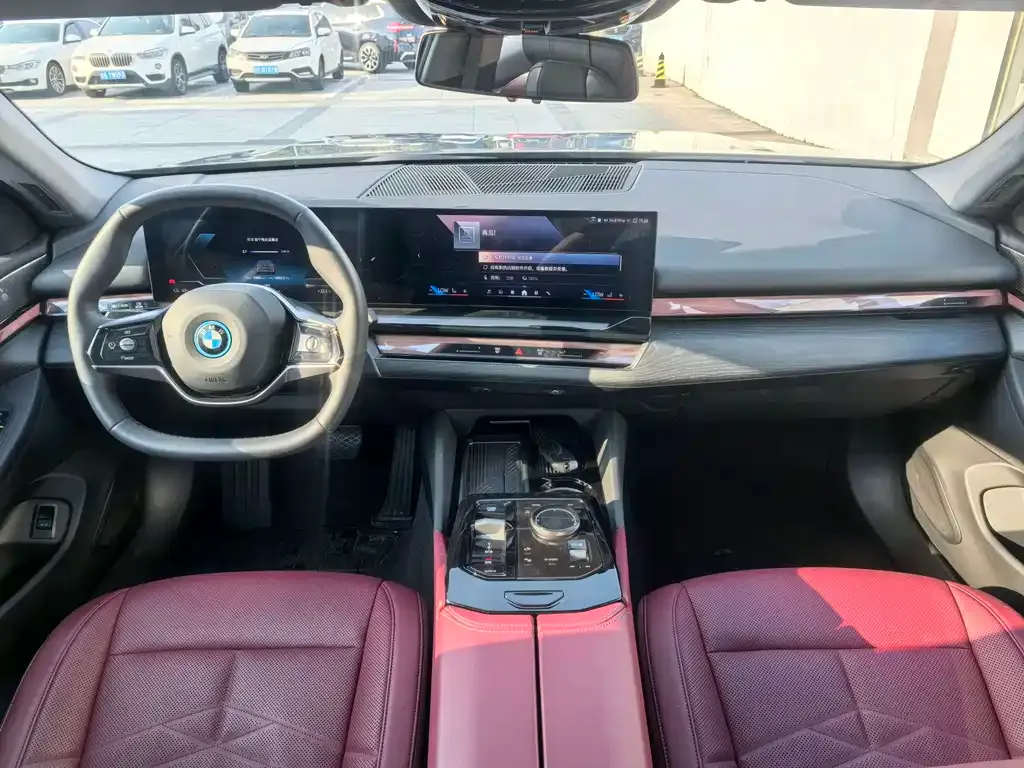 BMW i5 — фото 9