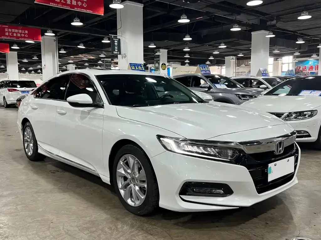 Honda Accord — фото 1