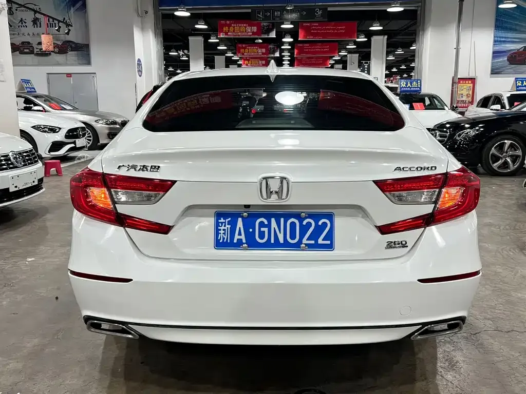 Honda Accord — фото 8