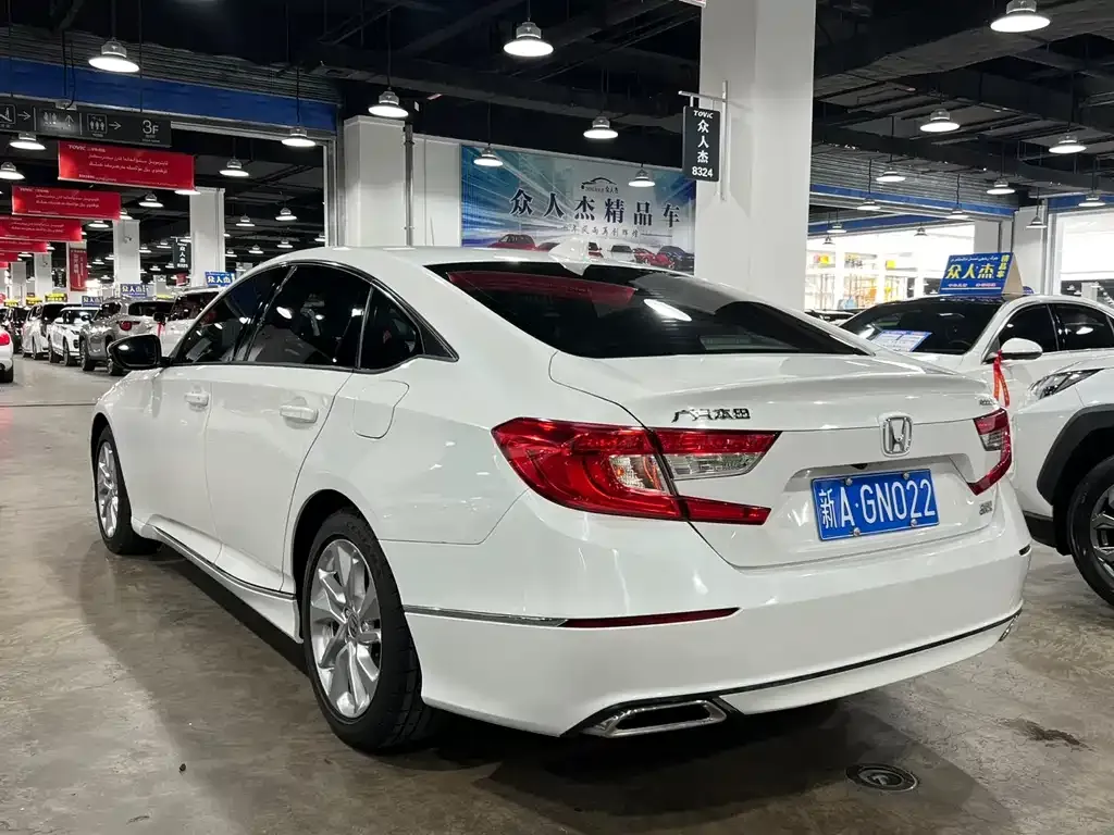 Honda Accord — фото 9