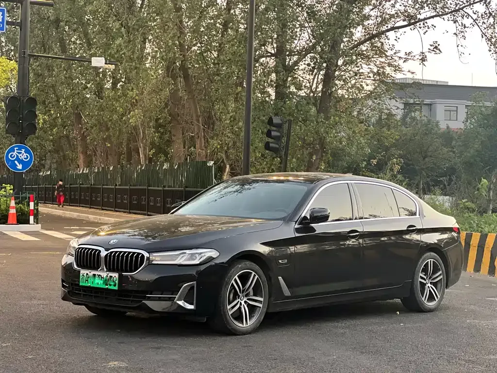BMW 5 Series New Energy — фото 1