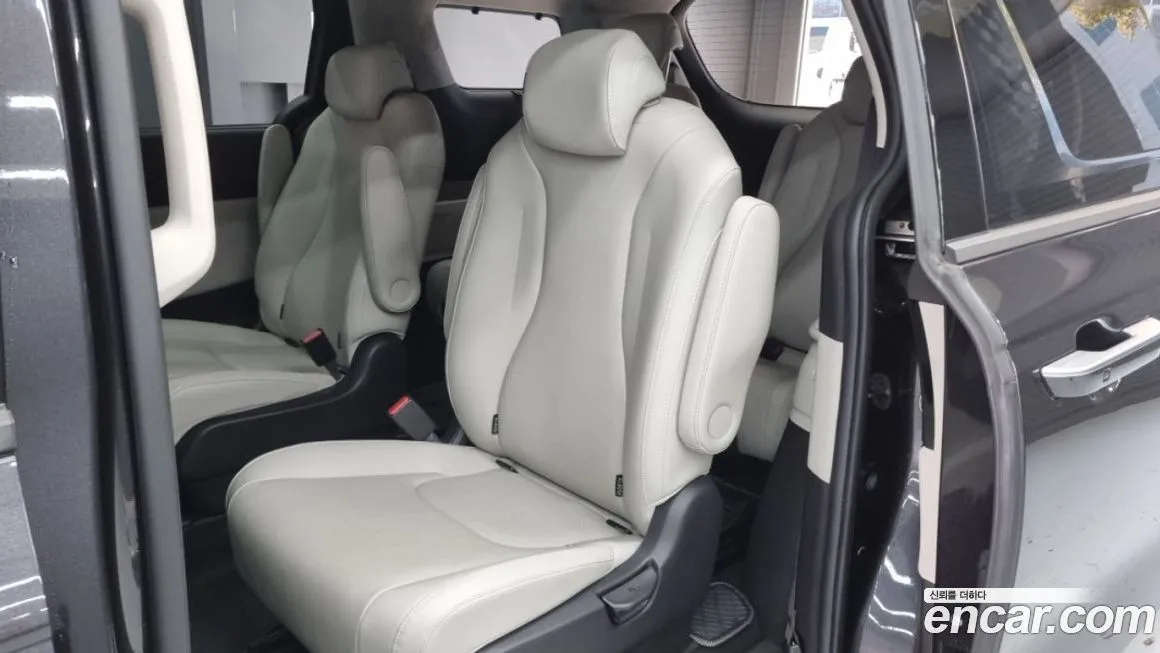 Kia Carnival — фото 10