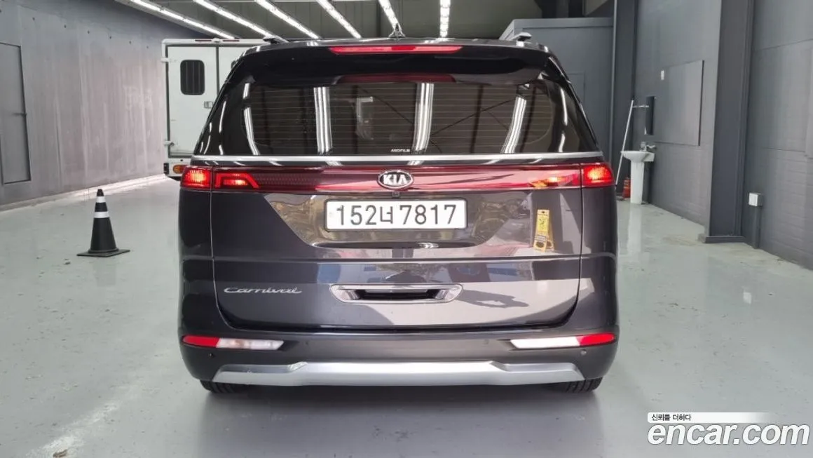 Kia Carnival — фото 4
