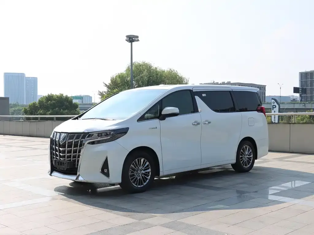 Toyota Alphard — фото 2