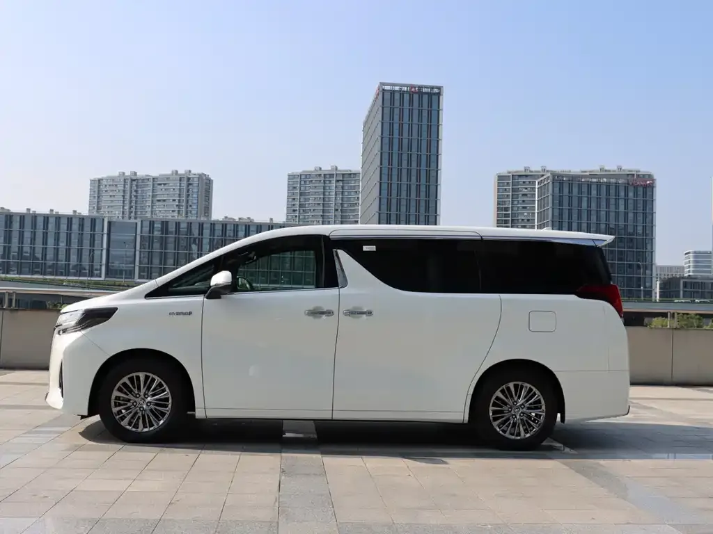 Toyota Alphard — фото 3