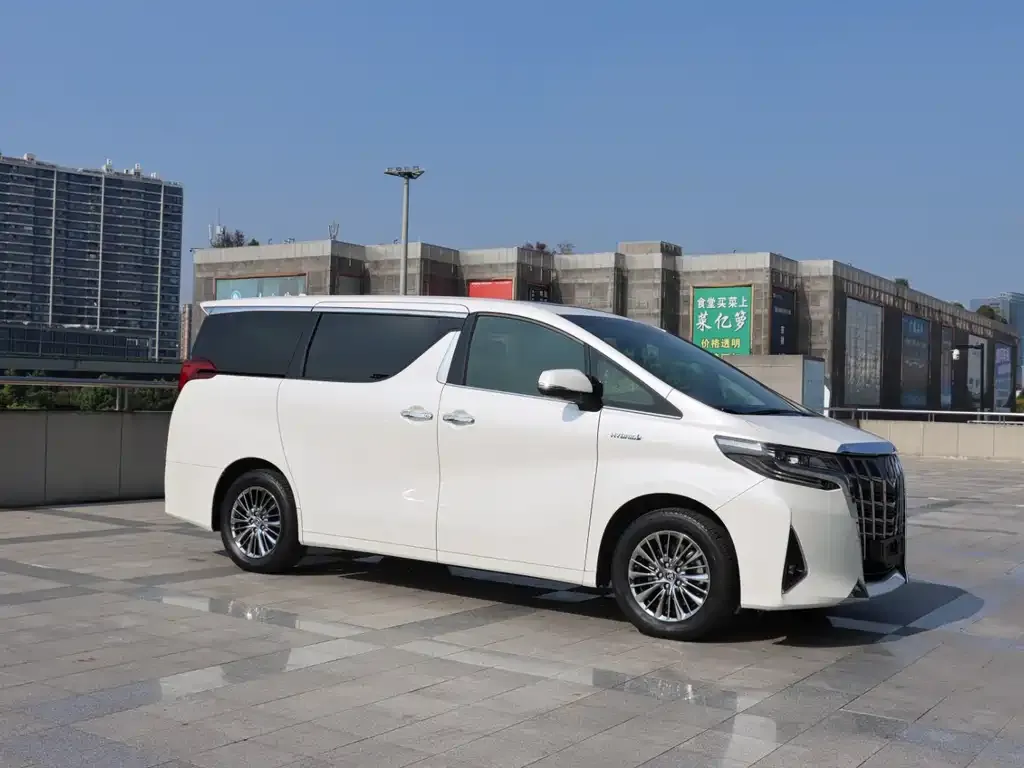 Toyota Alphard — фото 4