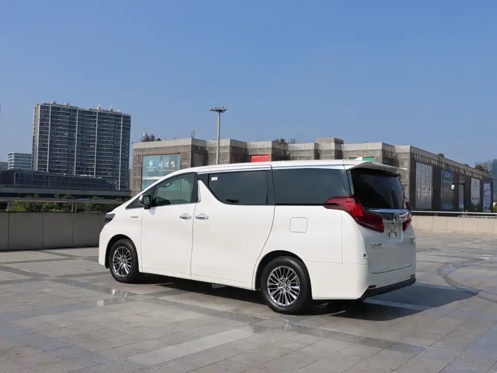 Toyota Alphard — фото 6