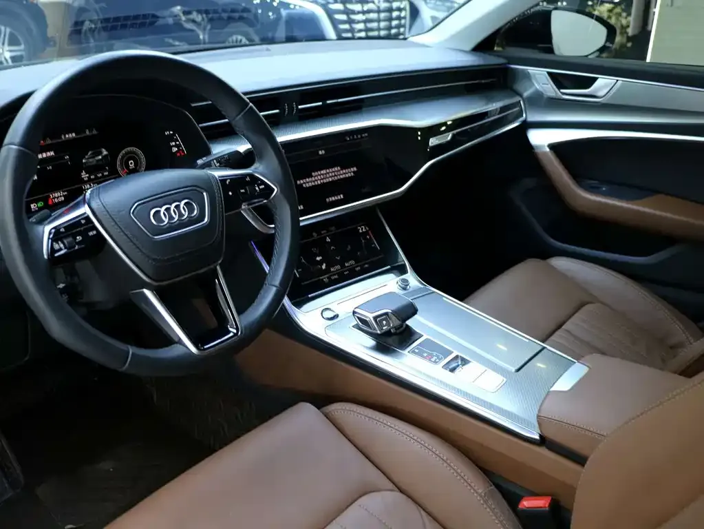 Audi A6L — фото 7