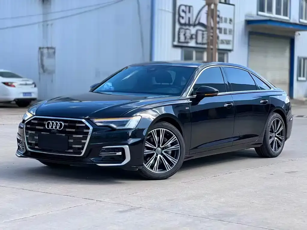 Audi A6L — фото 1