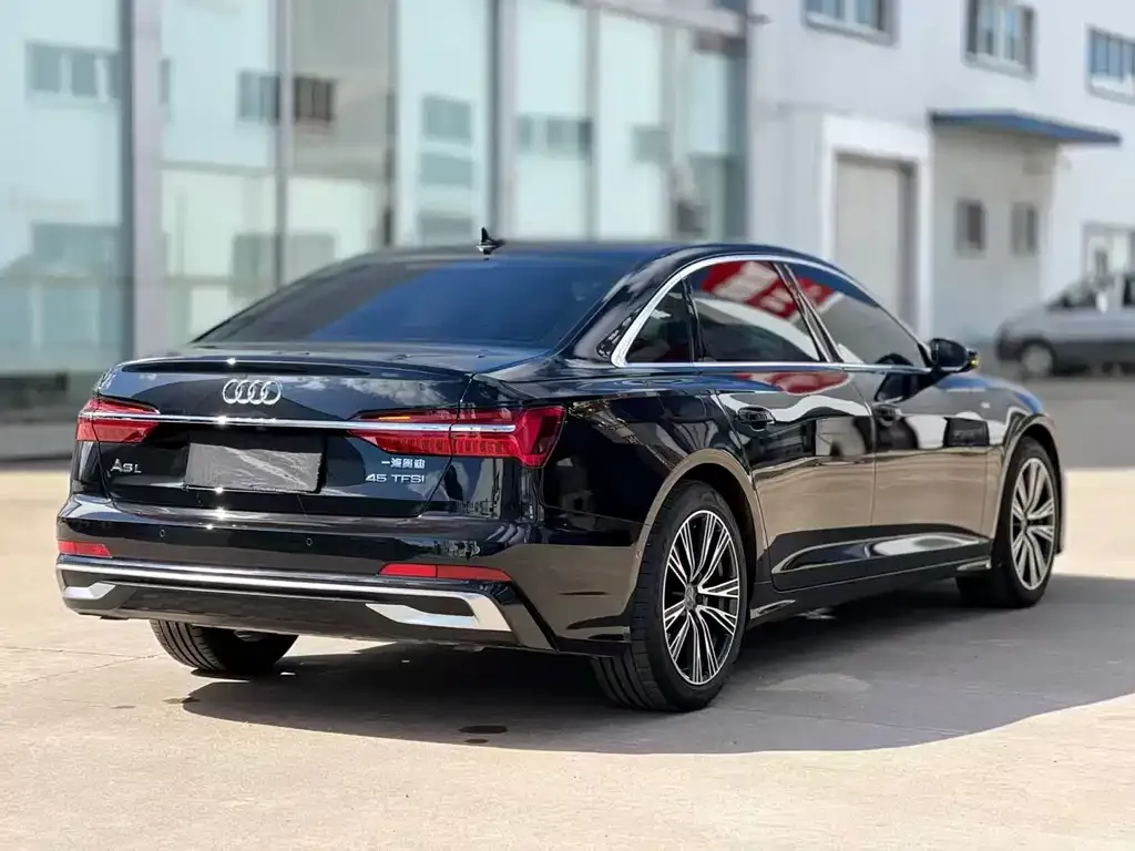 Audi A6L — фото 7