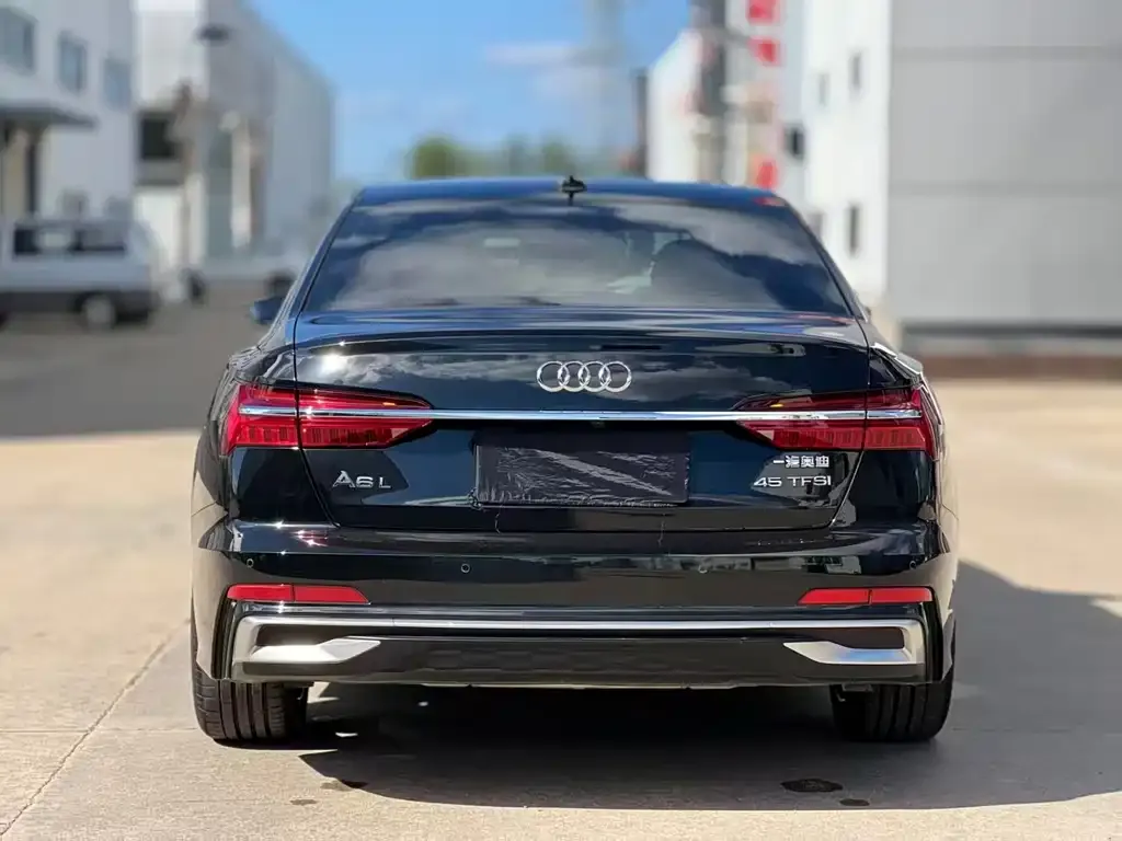 Audi A6L — фото 8