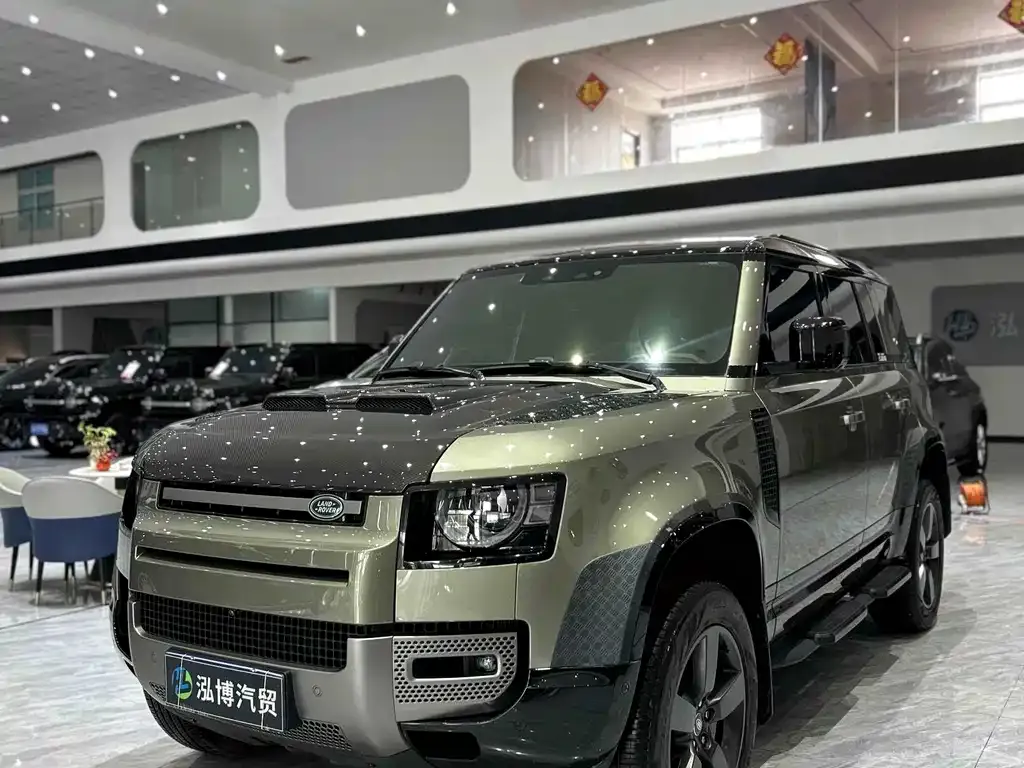 Land Rover Defender — фото 1