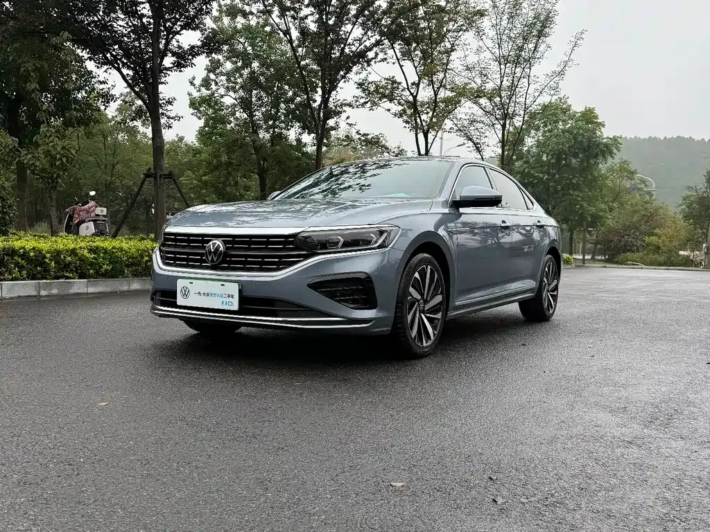 Volkswagen Passat — фото 1