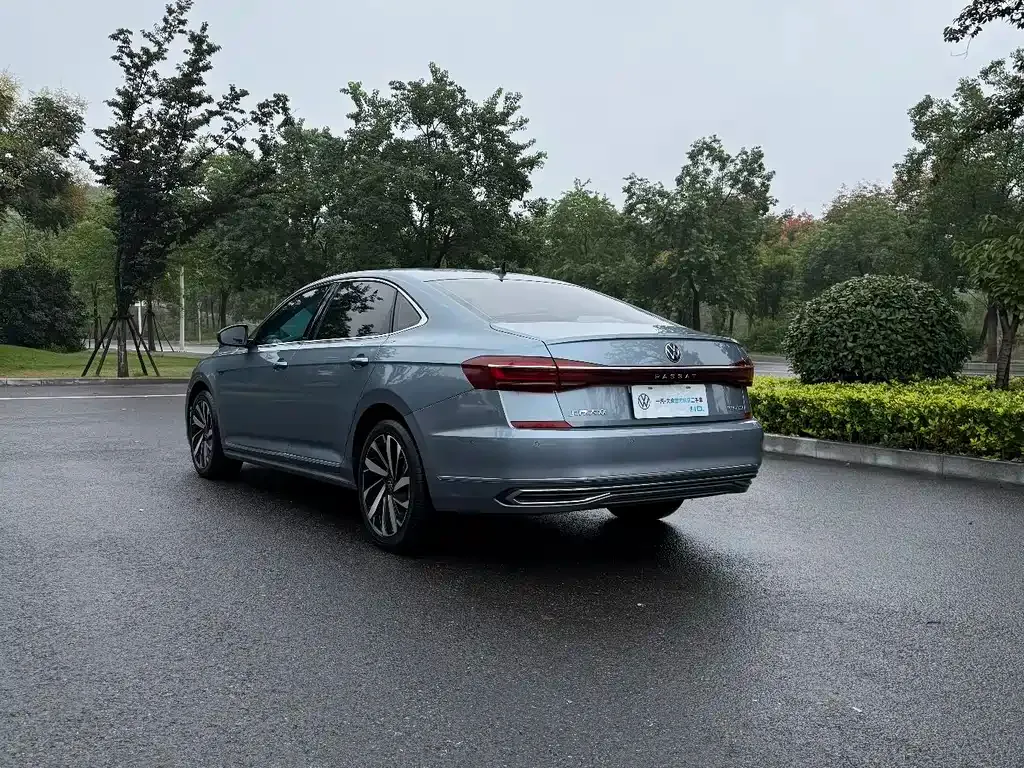 Volkswagen Passat — фото 8