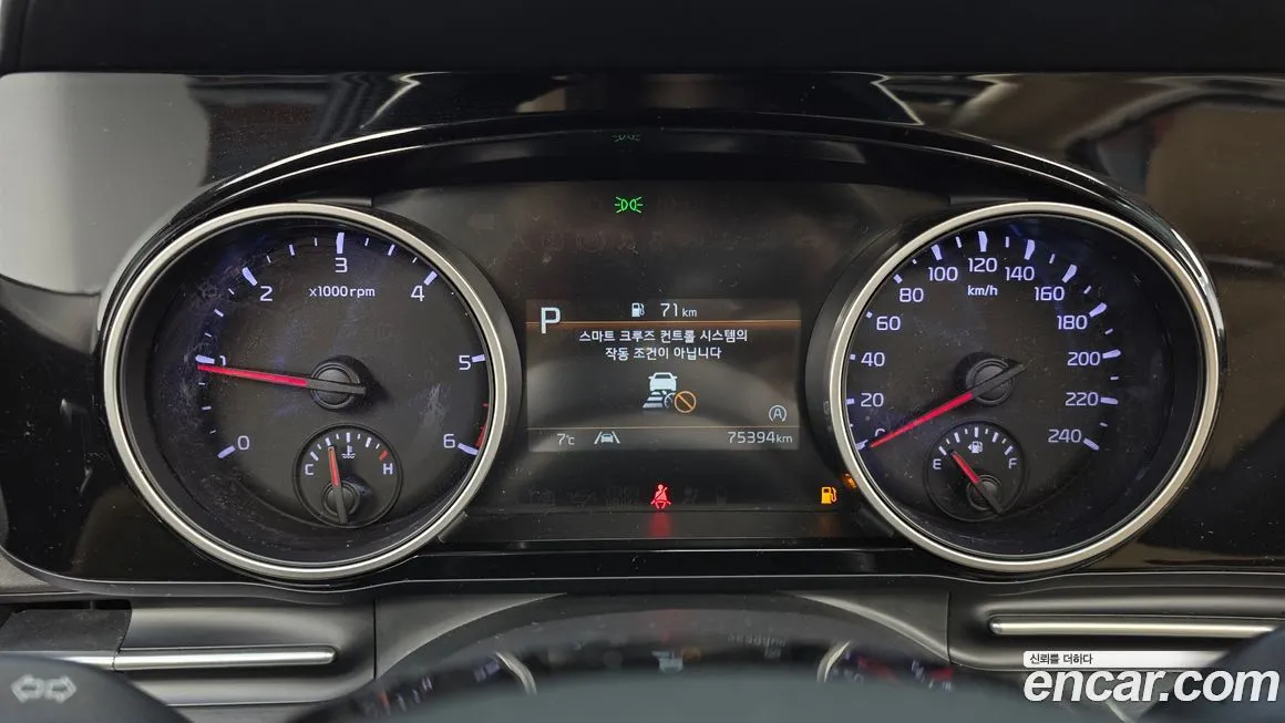Kia Carnival — фото 8