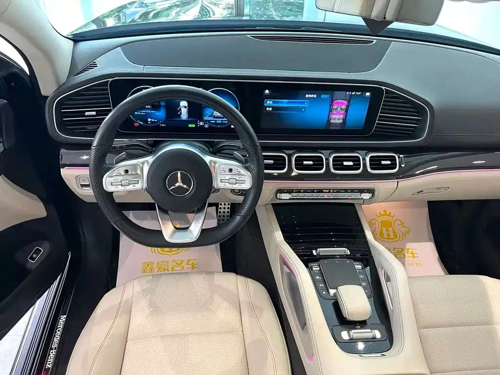 Mercedes-Benz GLS — фото 8