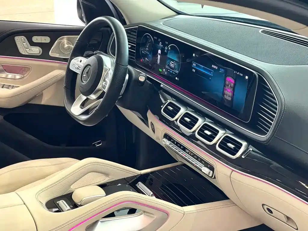 Mercedes-Benz GLS — фото 9