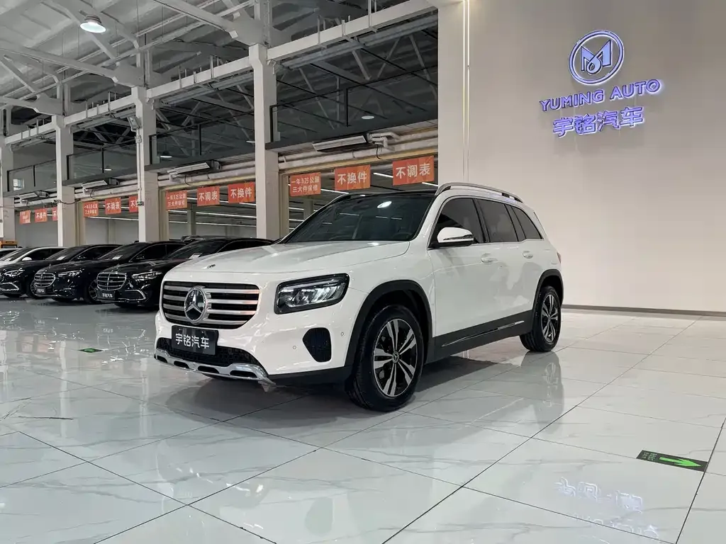 Mercedes-Benz GLB — фото 1