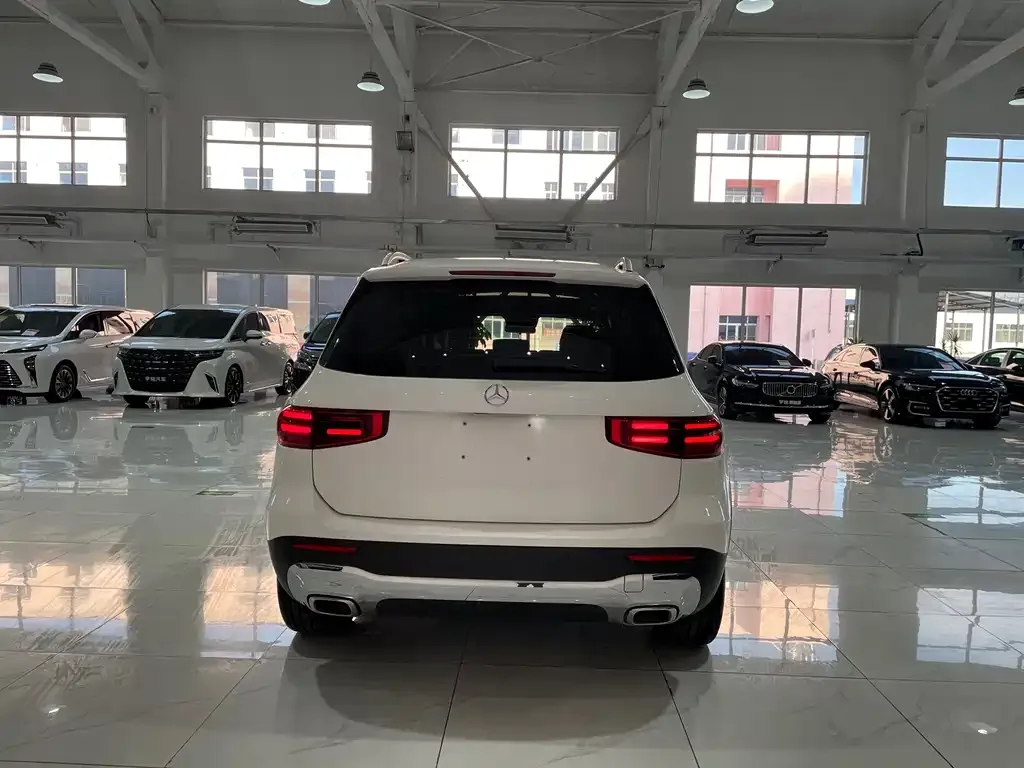 Mercedes-Benz GLB — фото 5