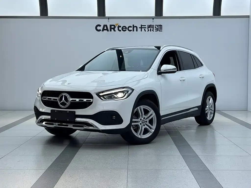 Mercedes-Benz GLA — фото 1