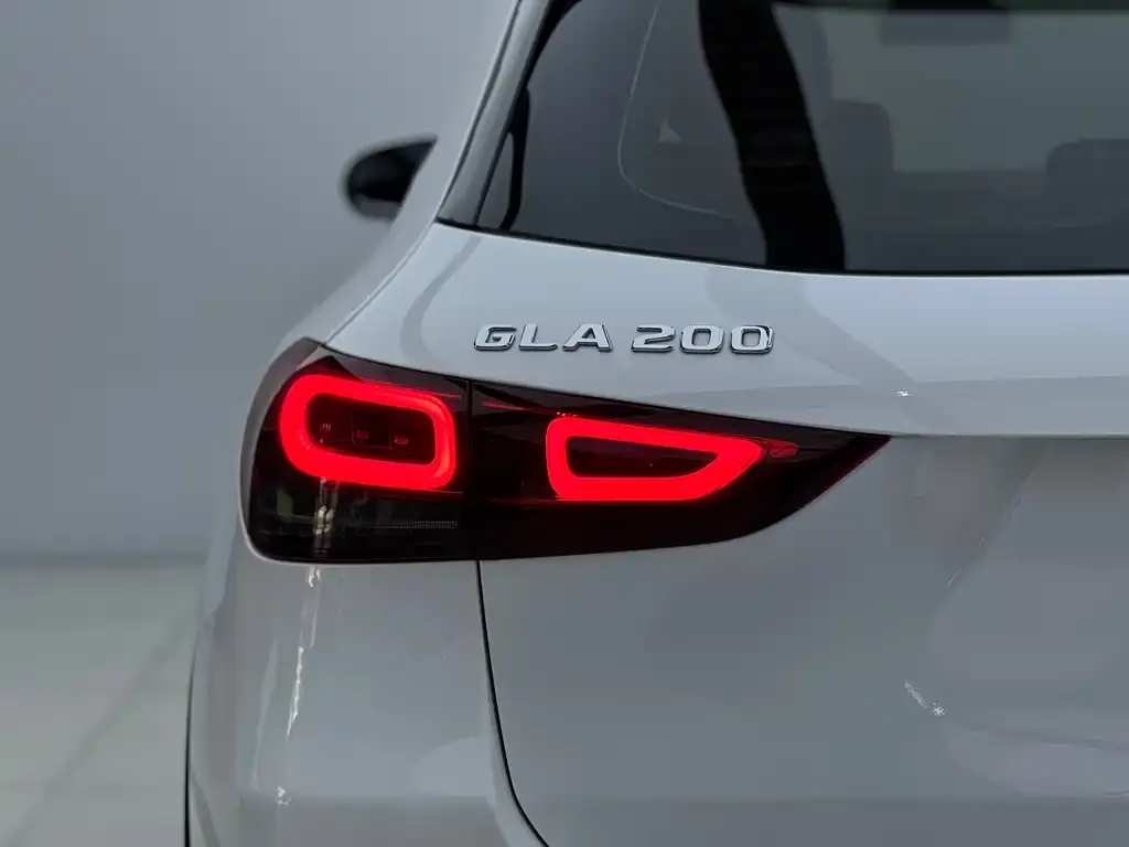 Mercedes-Benz GLA — фото 6