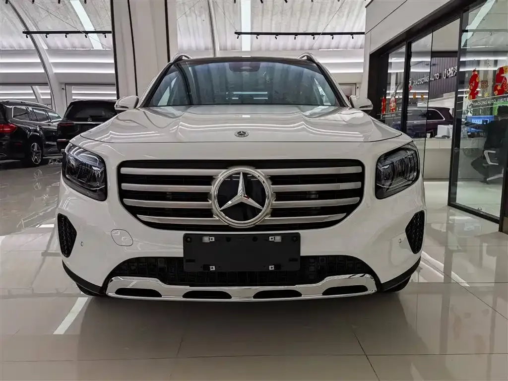 Mercedes-Benz GLB — фото 2