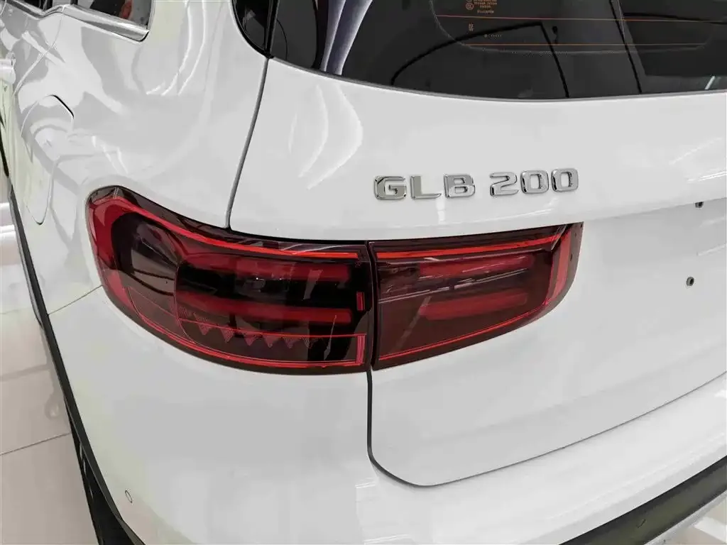 Mercedes-Benz GLB — фото 6