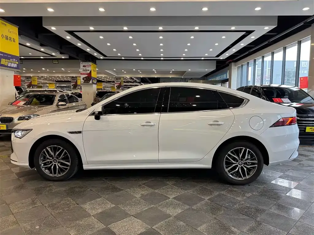 BYD Qin PLUS — фото 9