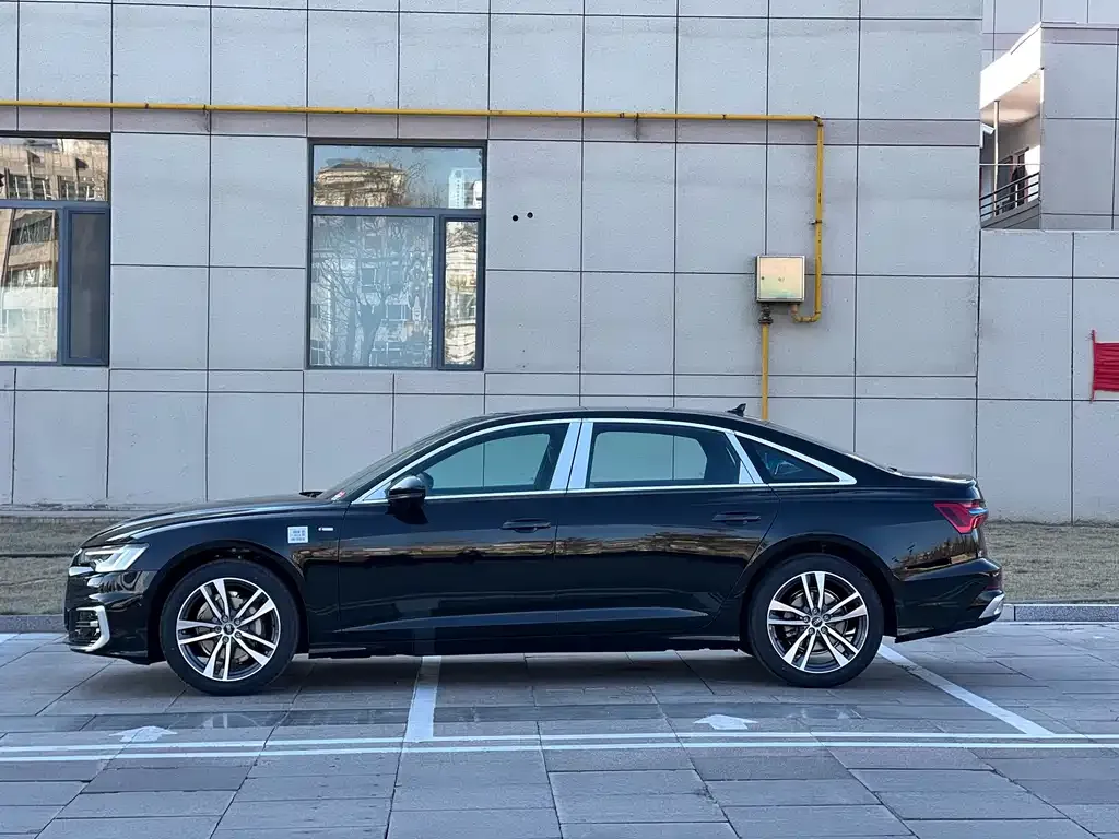 Audi A6L — фото 5