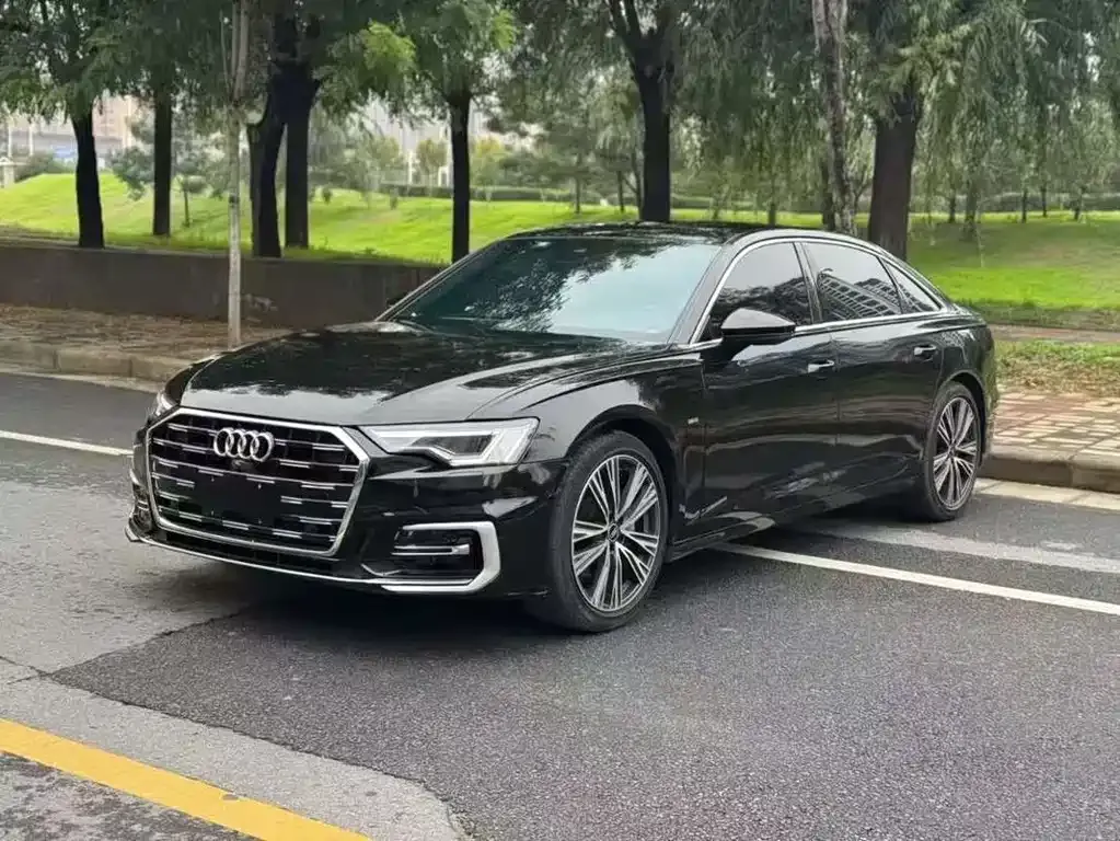 Audi A6L — фото 1