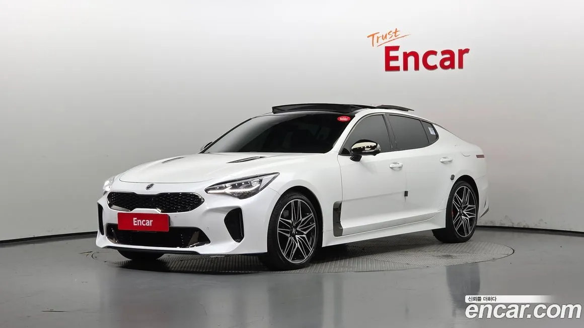Kia Stinger — фото 1