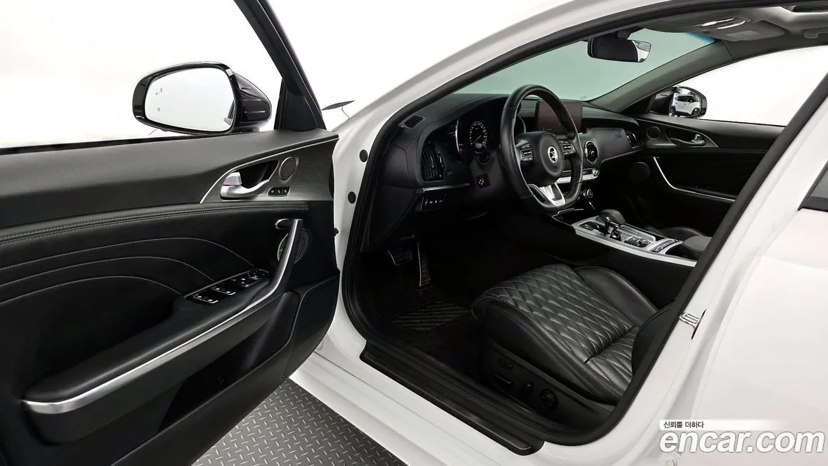 Kia Stinger — фото 10