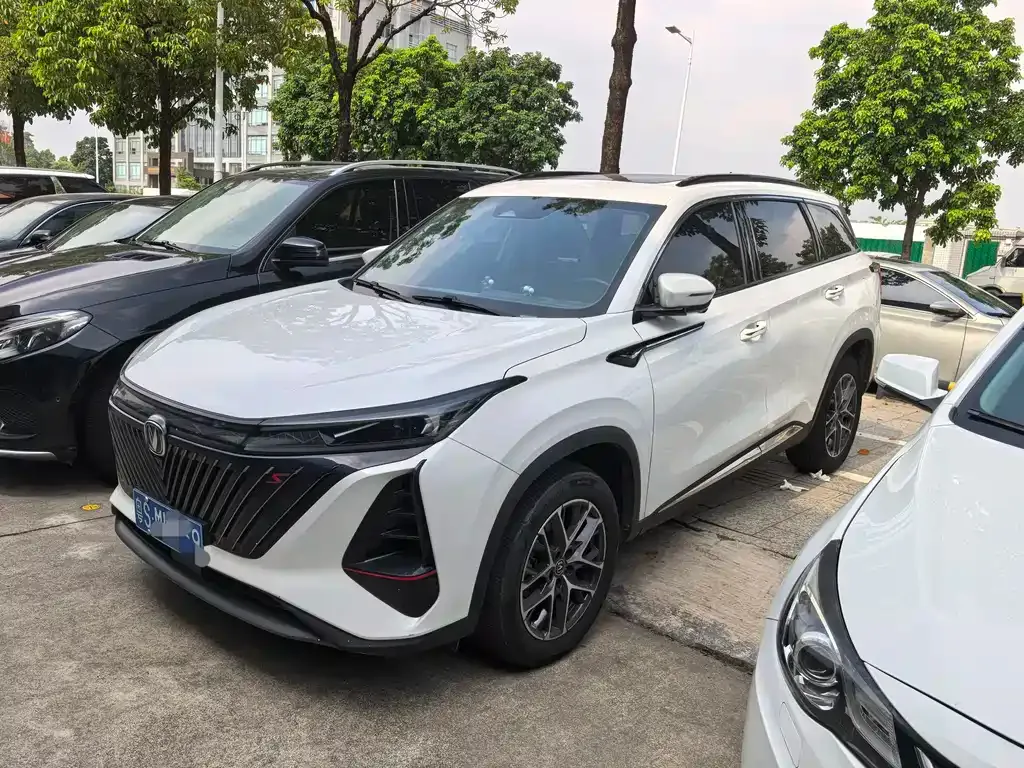 Changan CS75 PLUS — фото 1
