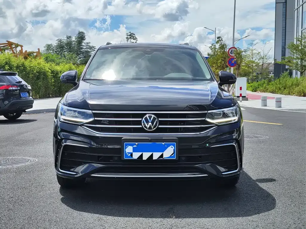 Volkswagen Tiguan L — фото 2