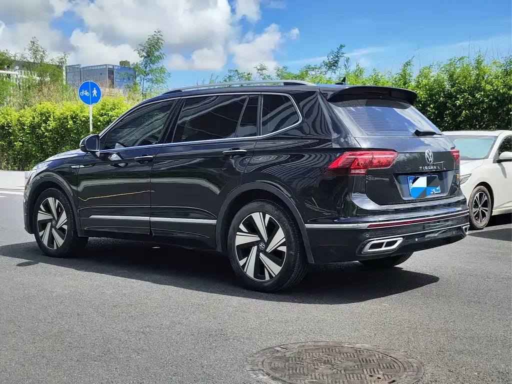 Volkswagen Tiguan L — фото 4