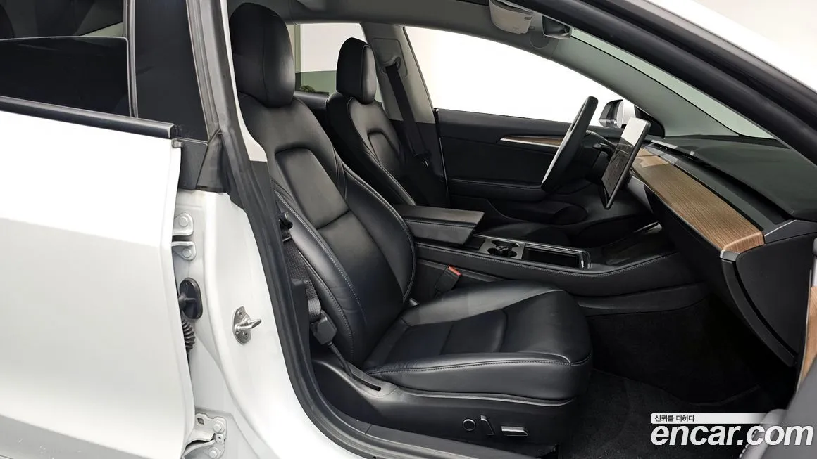 Tesla Model 3 — фото 10