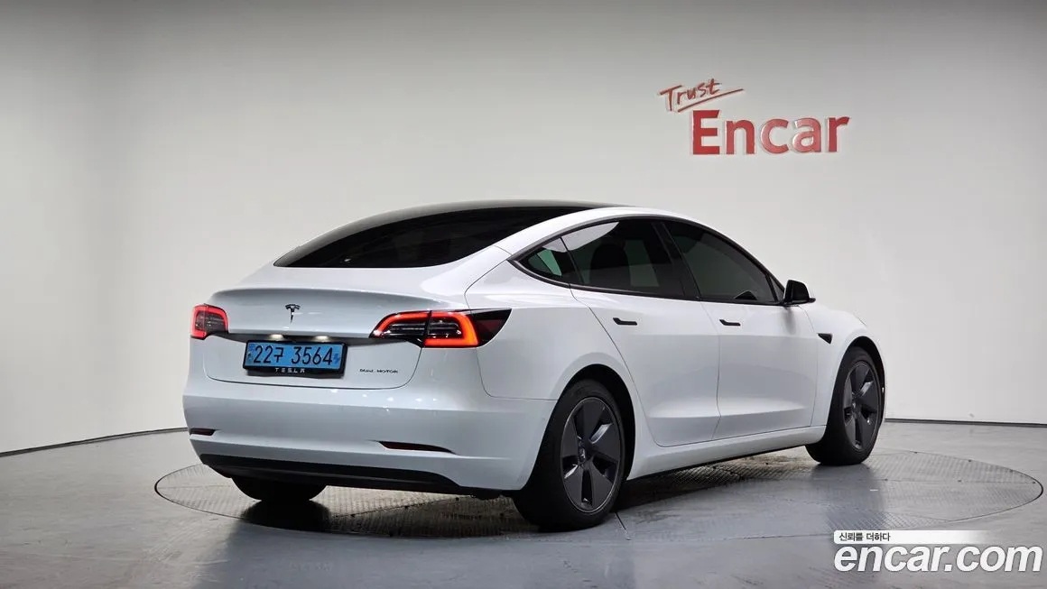 Tesla Model 3 — фото 2