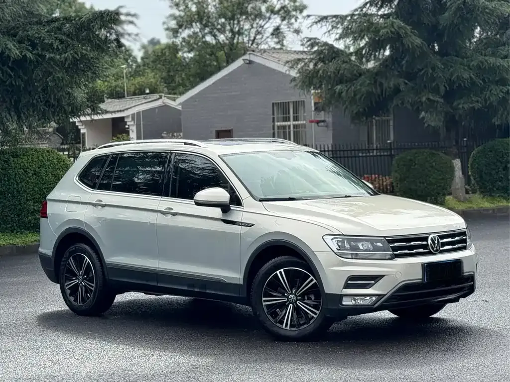 Volkswagen Tiguan L — фото 3