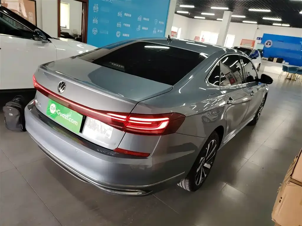 Volkswagen Passat — фото 7