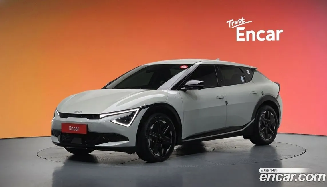 Kia EV6 — фото 1