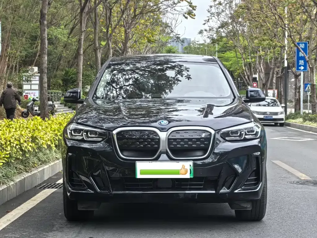 BMW iX3 — фото 2