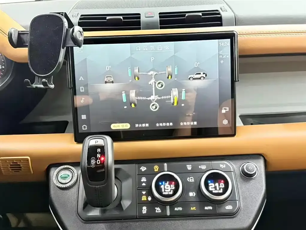 Land Rover Defender — фото 10