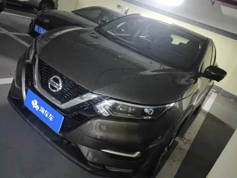 Nissan Qashqai — фото 1