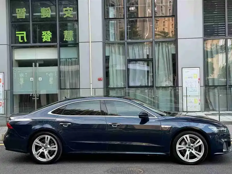 Audi A7L — фото 4