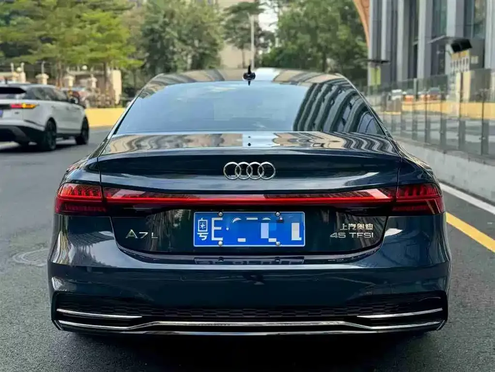 Audi A7L — фото 5