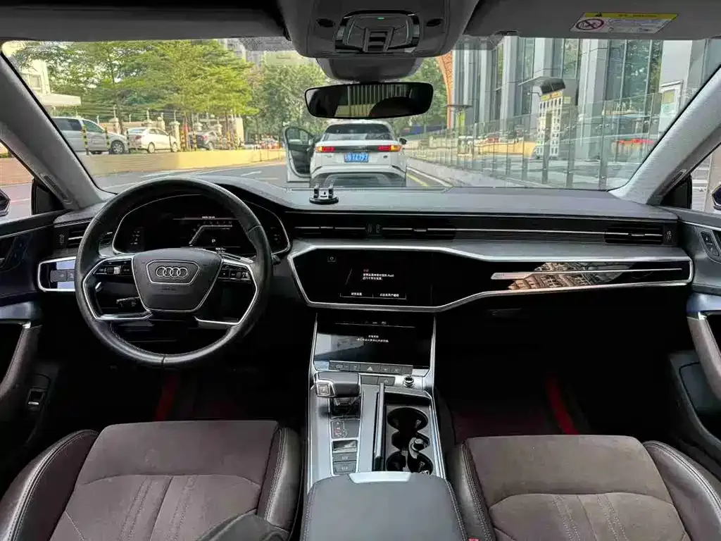Audi A7L — фото 7