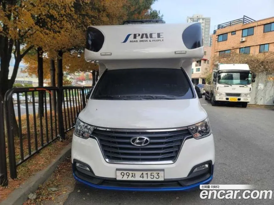 Hyundai Starex — фото 1